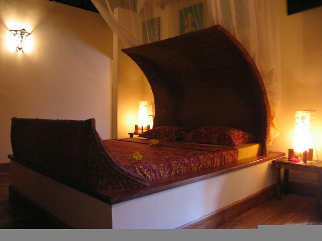 Le Zahir Lodge อัมบาโตโลกา ห้อง รูปภาพ