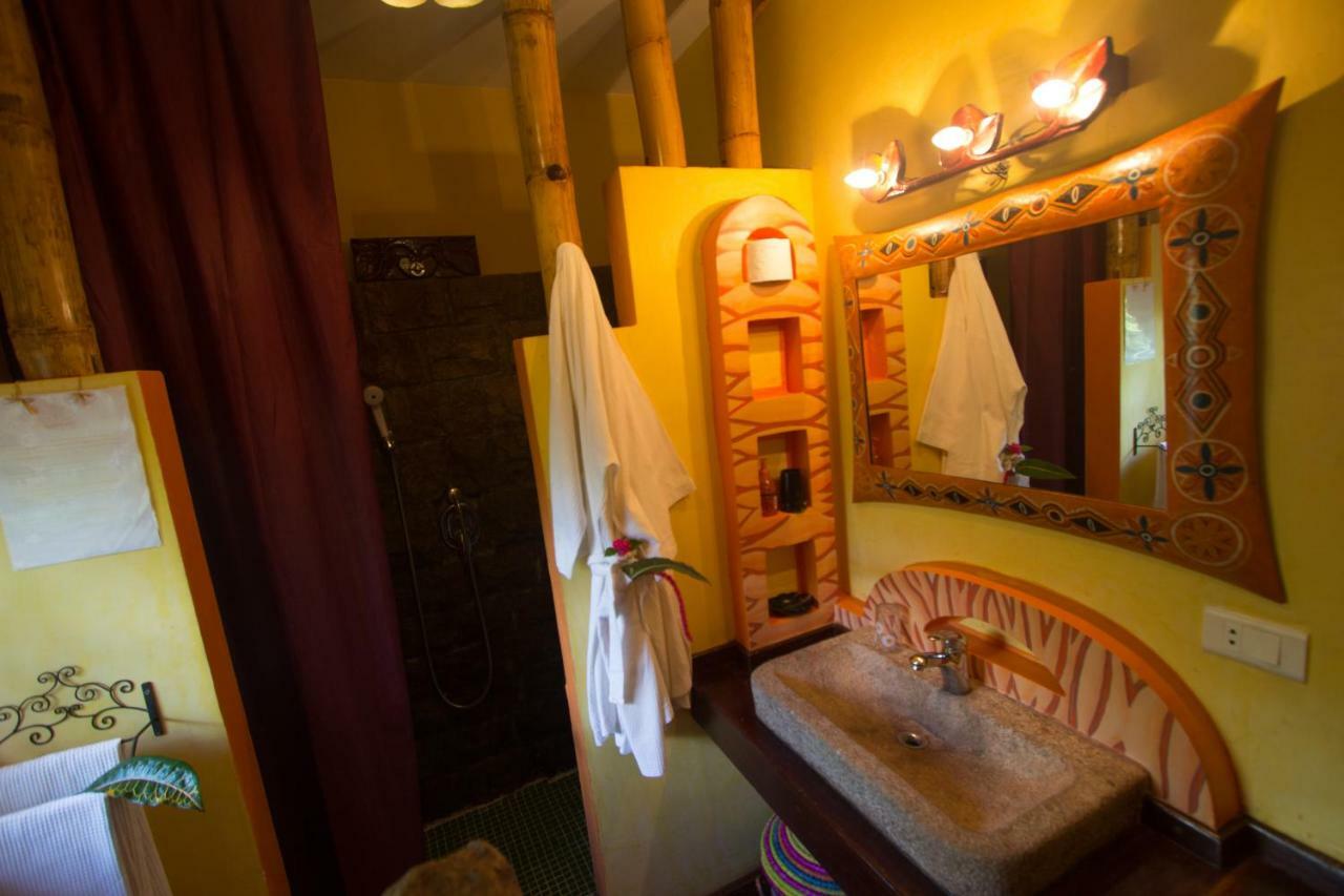 Le Zahir Lodge อัมบาโตโลกา ภายนอก รูปภาพ